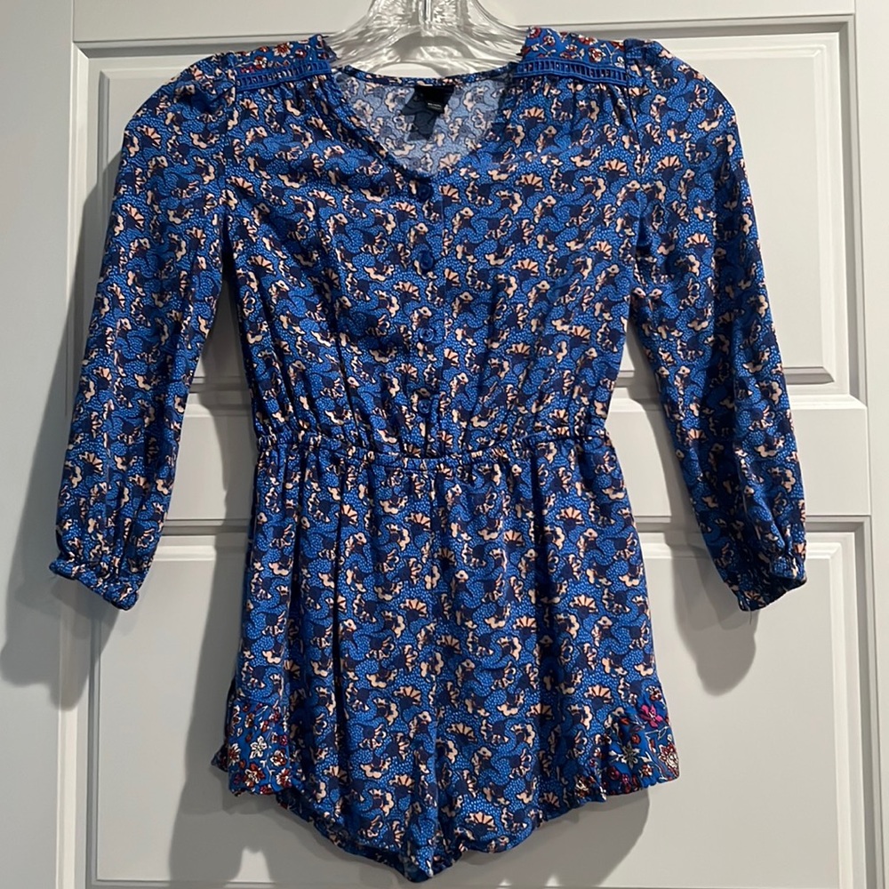 Art Class Kids Long Sleeve Shorts Romper with Front Buttons - Size XS (4/5)